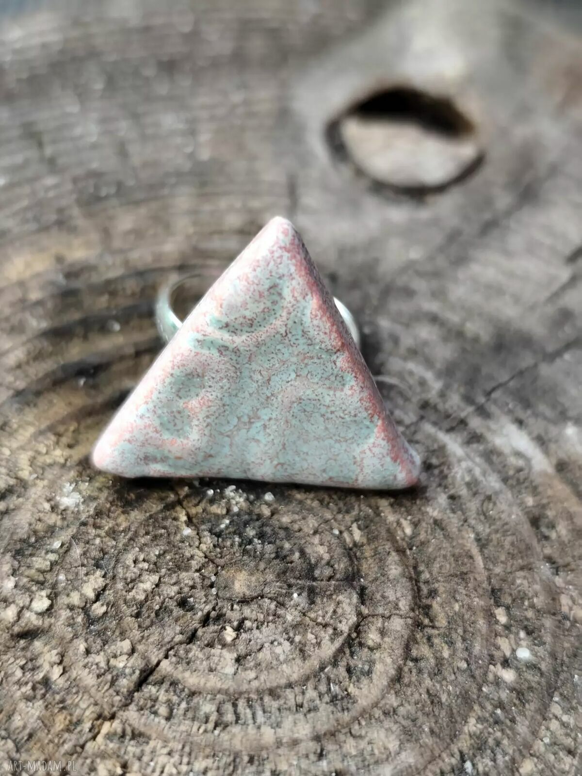 Regulowany pierścionek ceramiczny - ręcznie wykonane rękodzieło