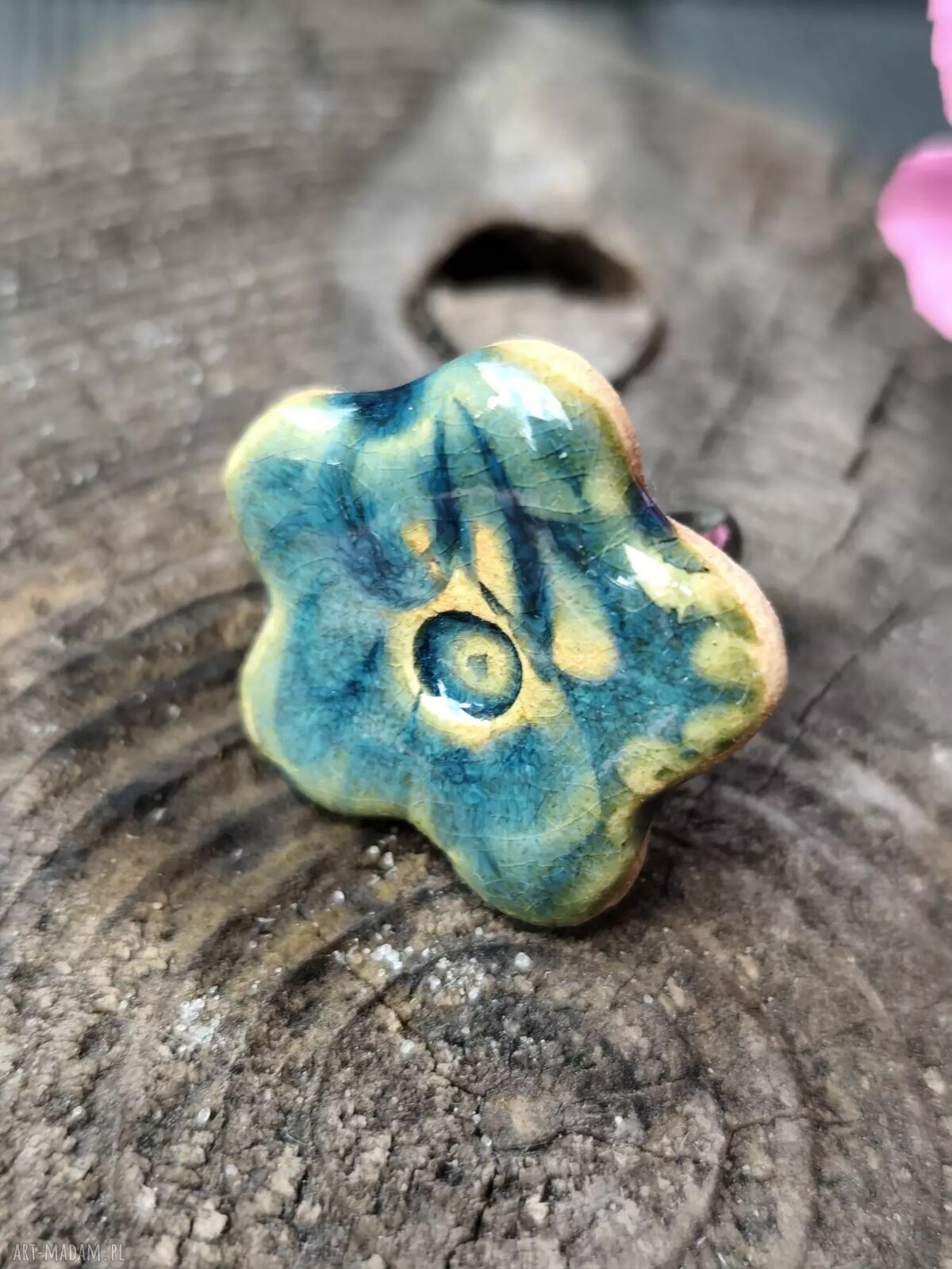 Zielony pierścionek ceramiczny z regulowaną obrączką
