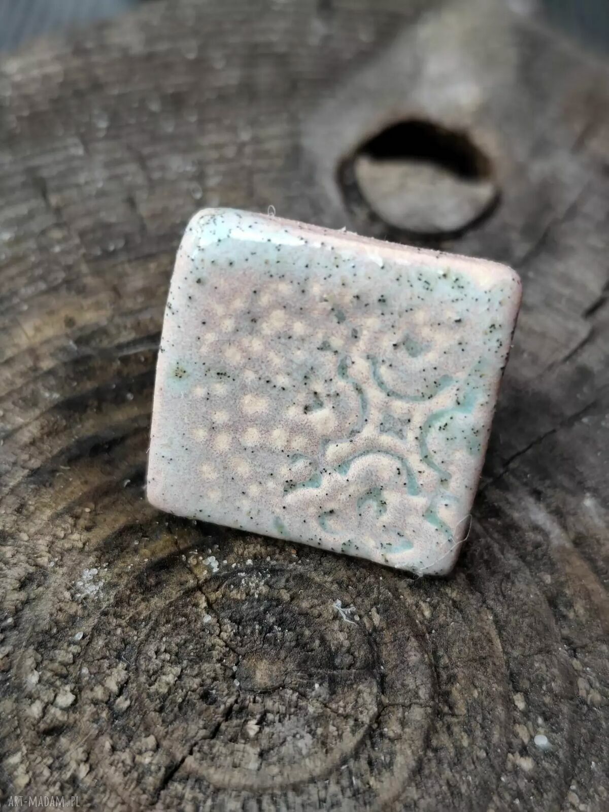 Ręcznie wykonany ceramiczny pierścionek z regulowaną obrączką