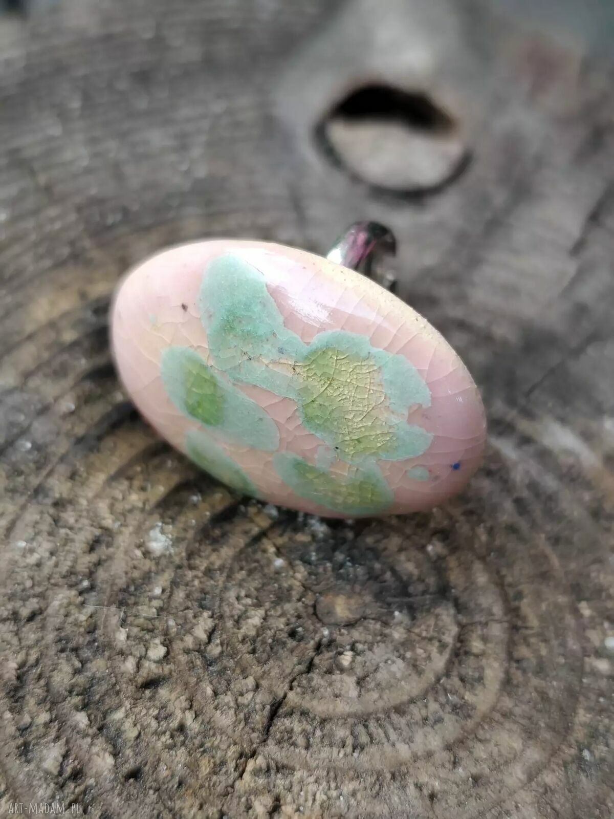 Pastelowy pierścionek ceramiczny handmade z motywem kwiatowym