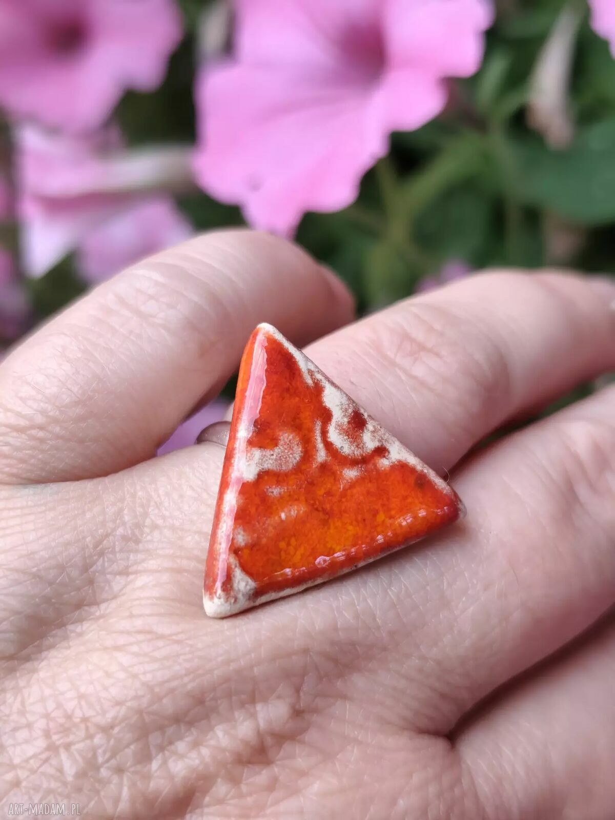 Pomarańczowy pierścionek ceramiczny handmade