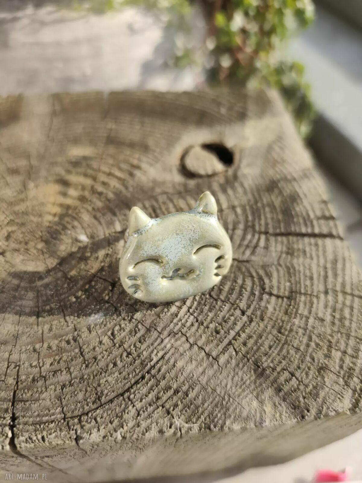 Pierścionek ceramiczny z kotem - regulowane rękodzieło