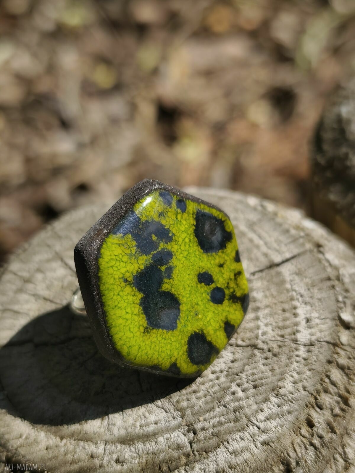 Zielony pierścionek ceramiczny Wolna Chwila - ręcznie szkliwiony i regulowany