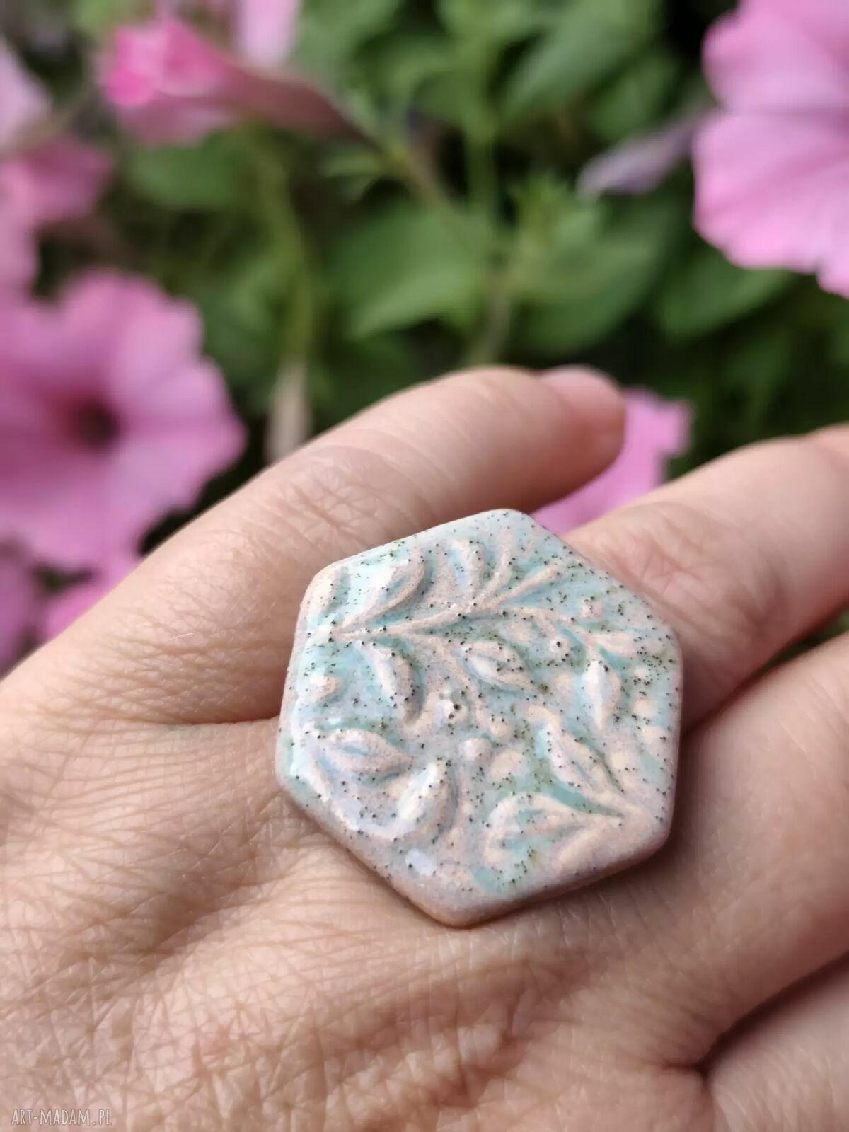 Ręcznie wykonany pierścionek ceramiczny 18