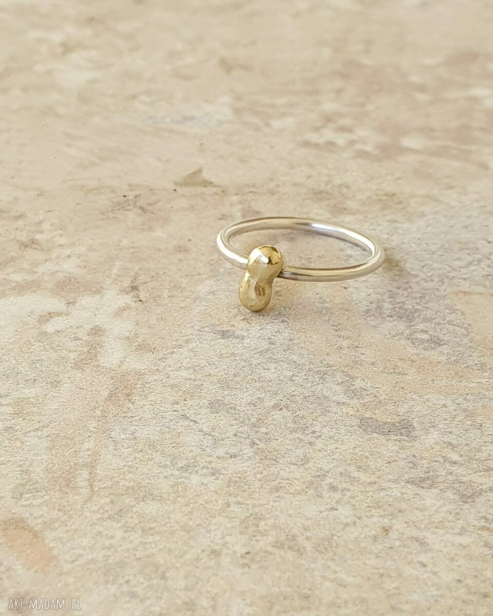 Pierścionek GOLDEN DROP - minimalizm w dwóch metalach (srebro 925 i mosiądz)
