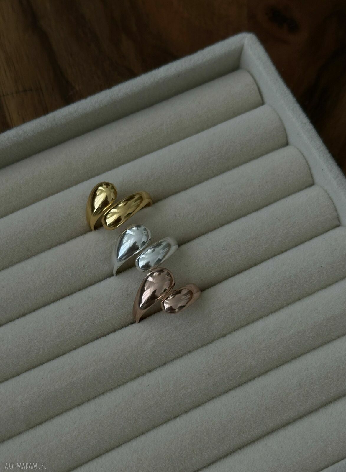 pierścionki: Pierścionek krople z różowego złota handmade