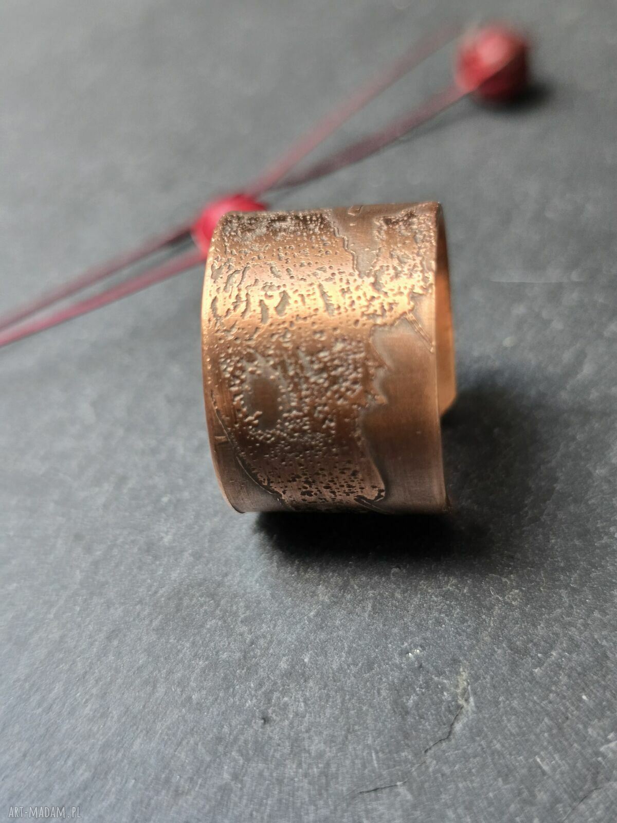 Pierscionek miedziany ptak kruk 1,5 cm - regulowany