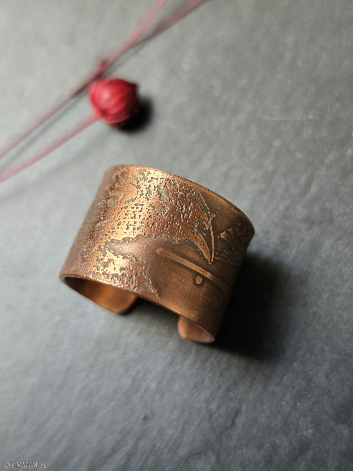 Pierscionek miedziany ptak kruk 1,5 cm - regulowany