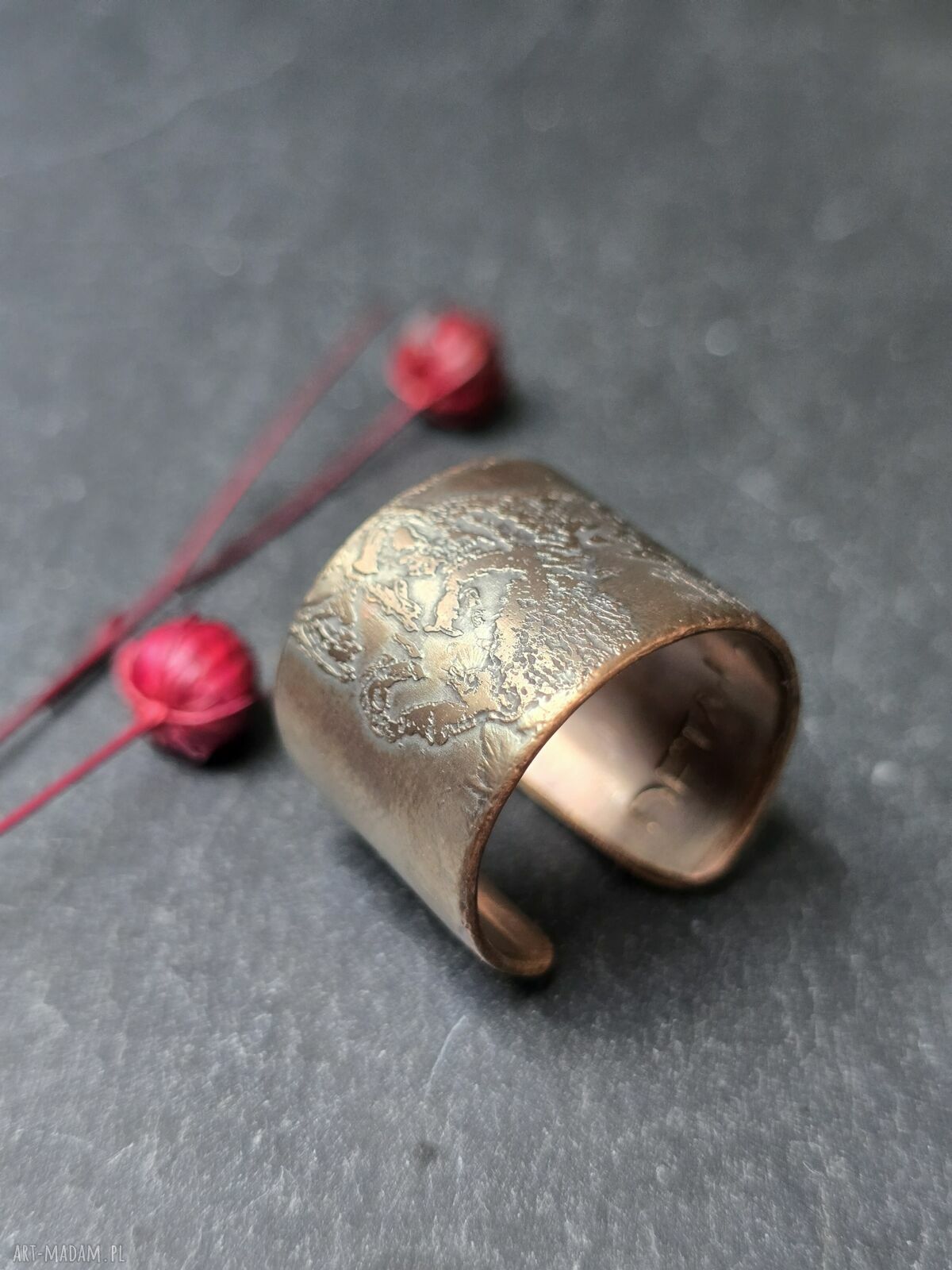Miedziany pierścionek Wilk 1,5 cm - regulowany