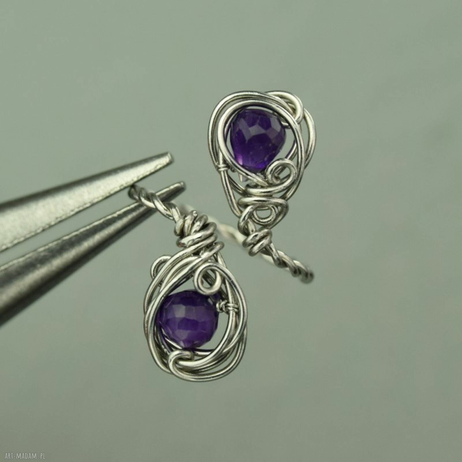 Regulowany pierścionek z ametystem wire wrapping ze stali chirurgicznej