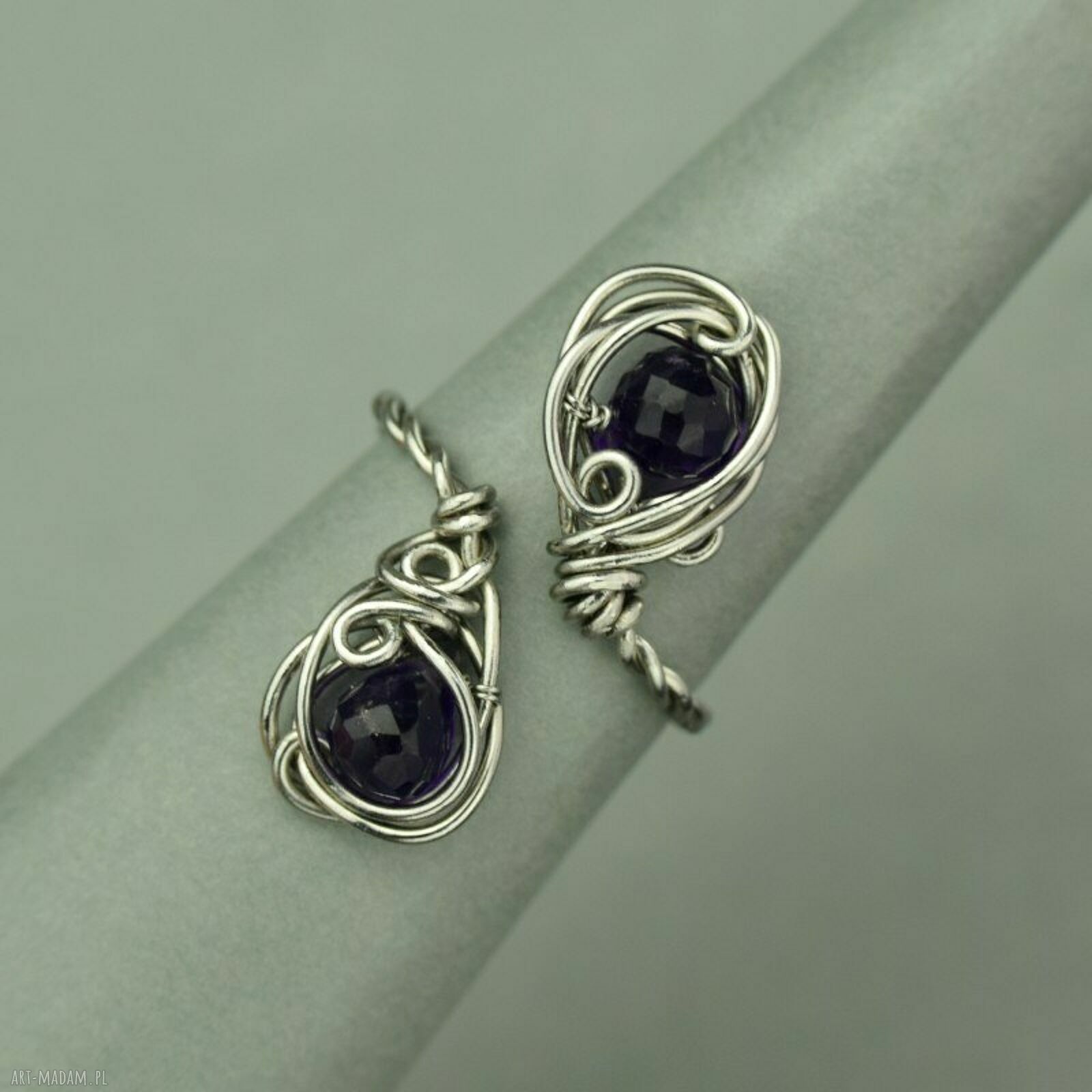 Regulowany pierścionek z ametystem wire wrapping ze stali chirurgicznej