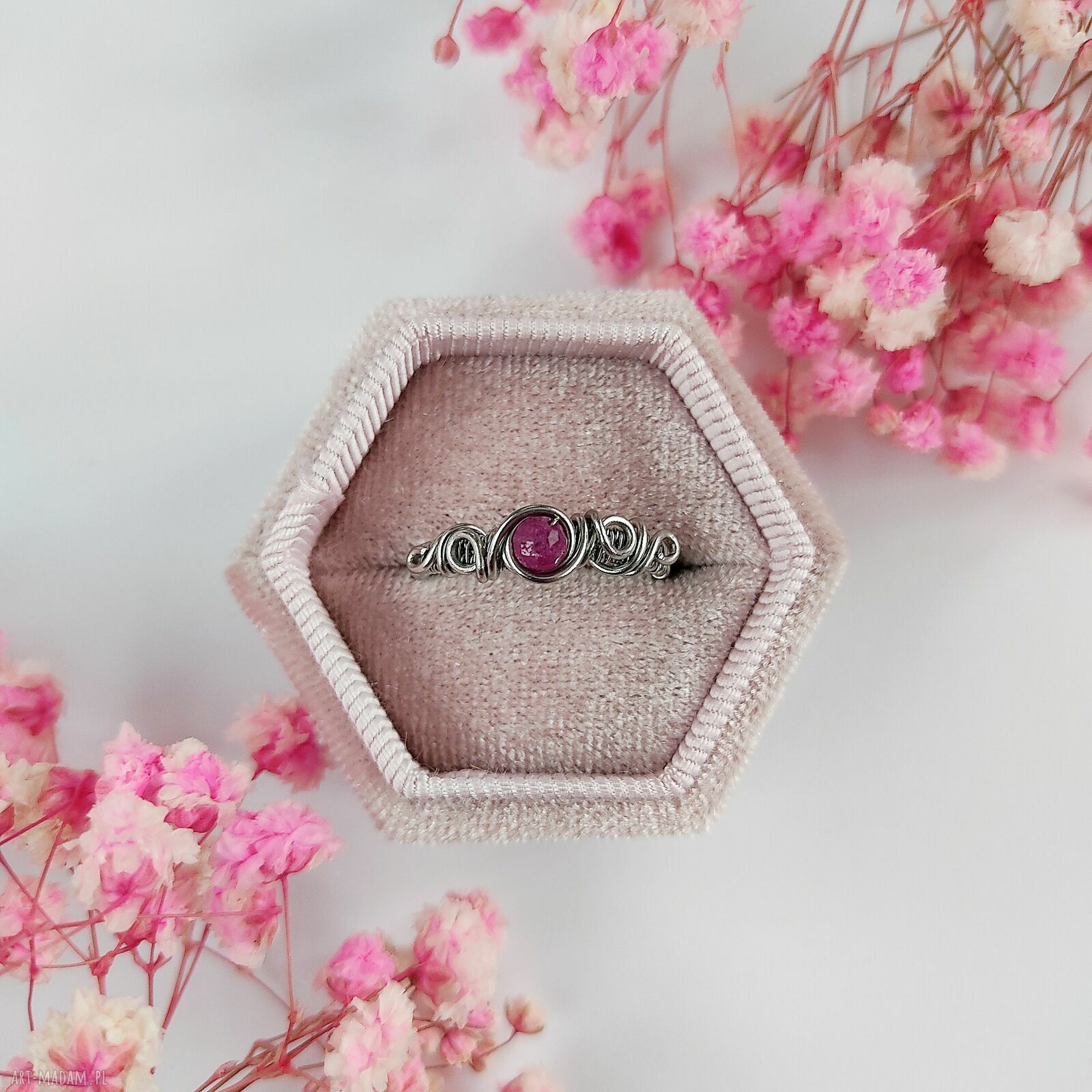 Pierścionek Rubin ze stali chirurgicznej - wire wrapping, regulowany