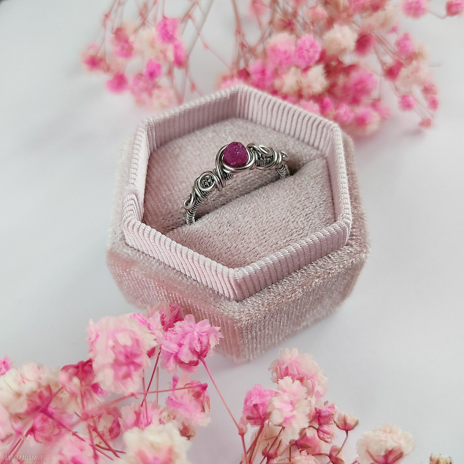 Pierścionek Rubin ze stali chirurgicznej - wire wrapping, regulowany