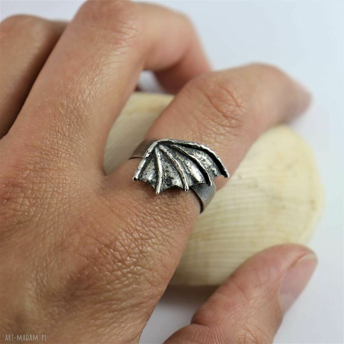 Pierścionek Smoczy Dragon Wing w ciemnym stylu - ręcznie robiony