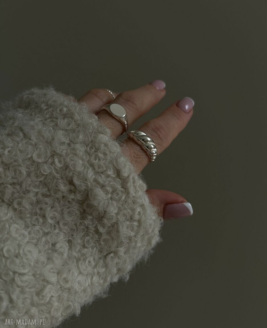 pierścionki: Srebrny owalny sygnet 14 Autorskie