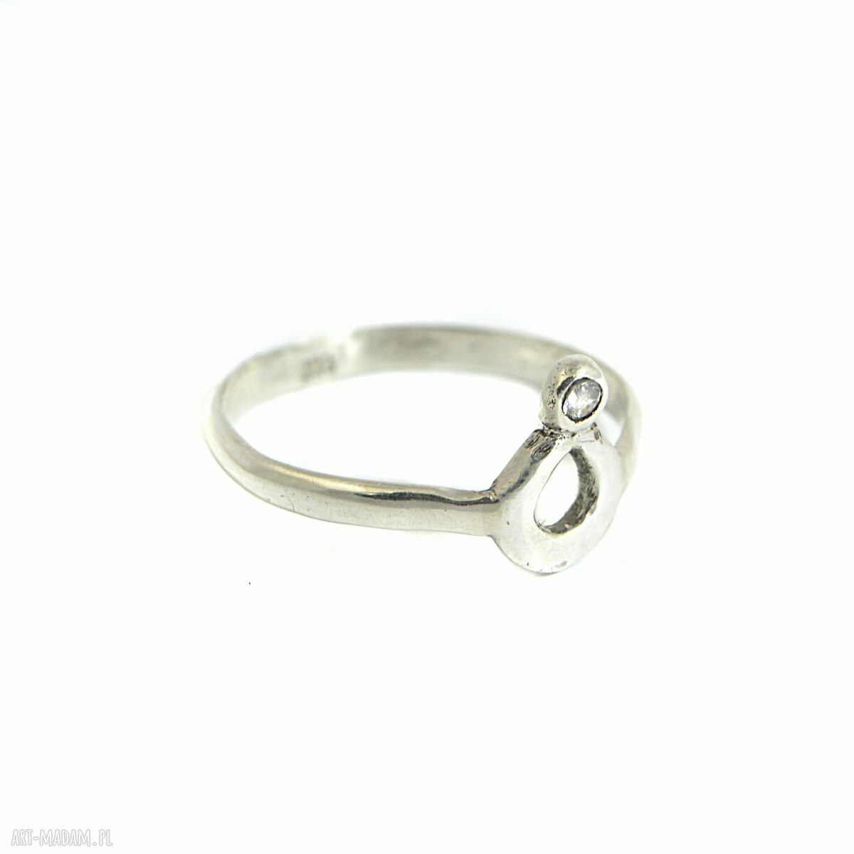 Minimalistyczny srebrny pierścionek z cyrkonią - srebro 925, 2 mm (rozmiar 13)
