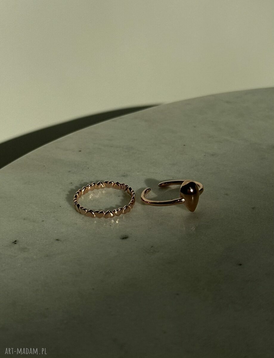 pierścionki: Pierścionek z kroplą z różowego złota ręcznie wykonane