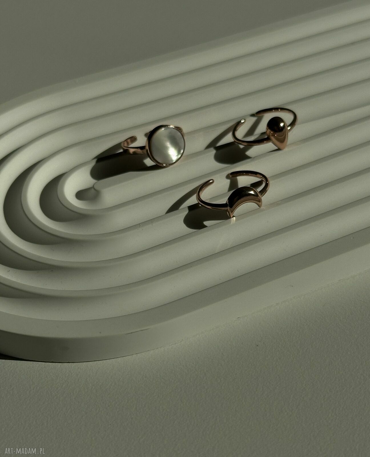 pierścionki: Pierścionek z księżycem z różowego złota Autorskie