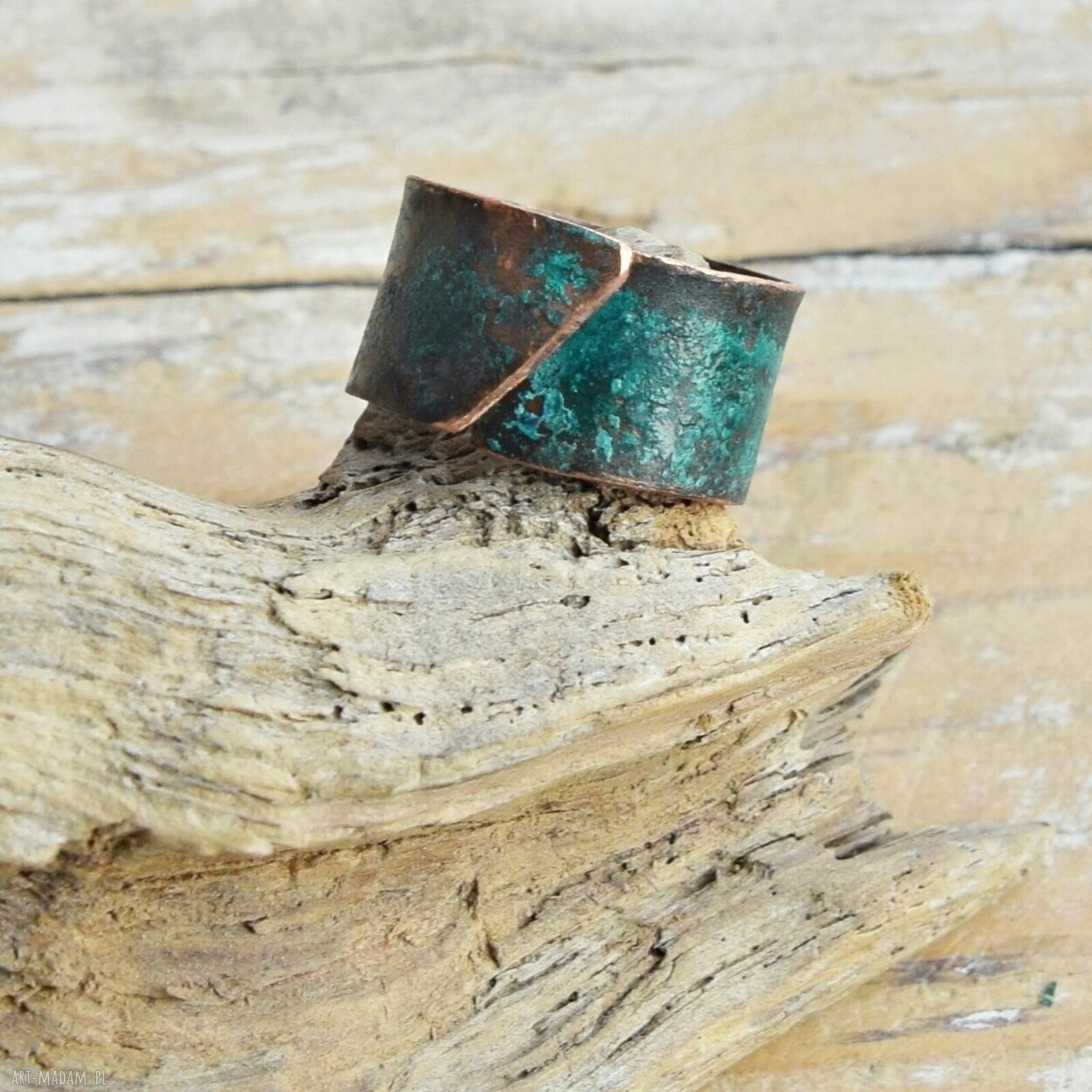 Pierścionek z patynowanej miedzi z zieloną patyną - boho handmade