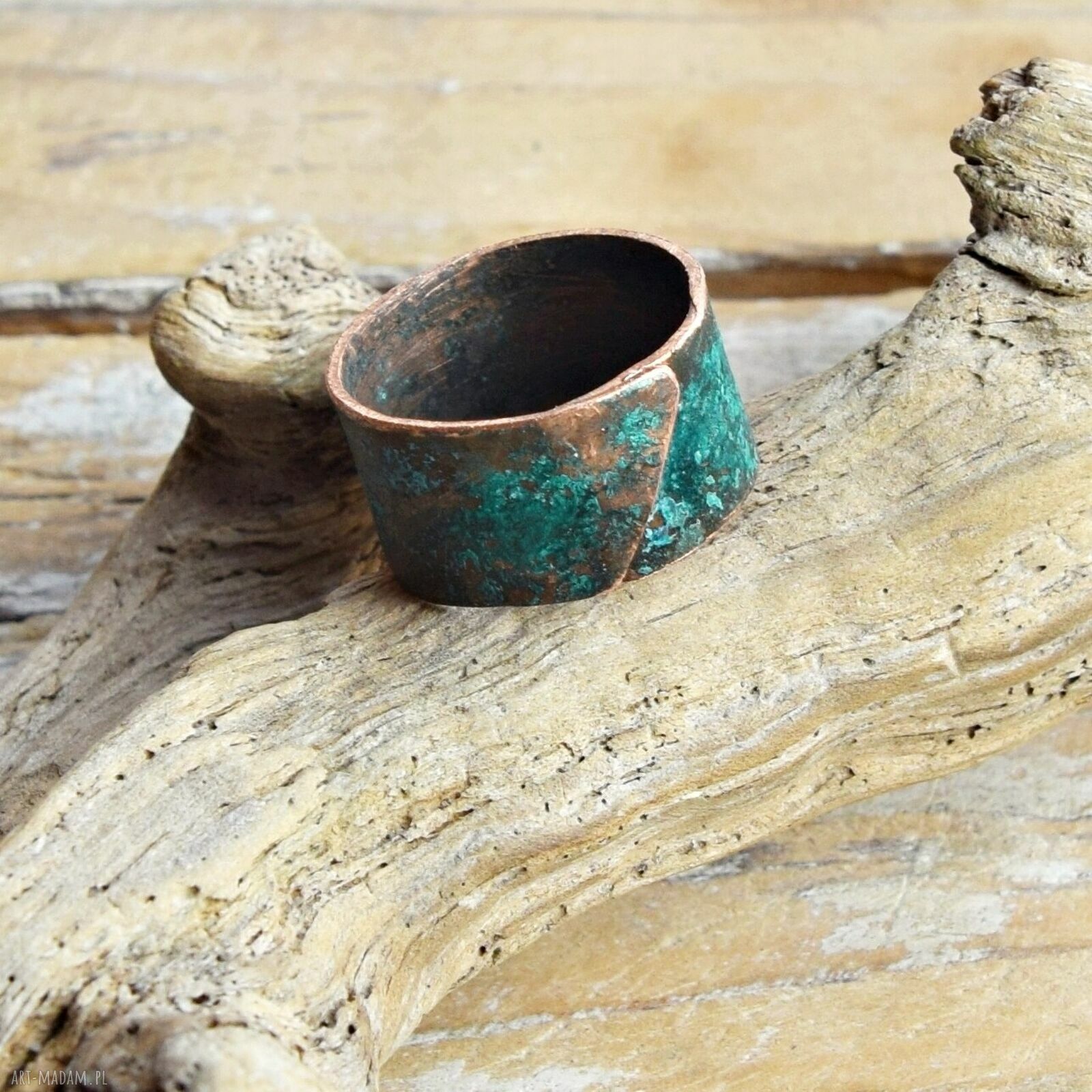 Pierścionek z patynowanej miedzi z zieloną patyną - boho handmade