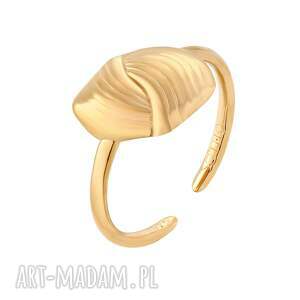 pierścionek z plecioną retro ozdobą z różowego złota