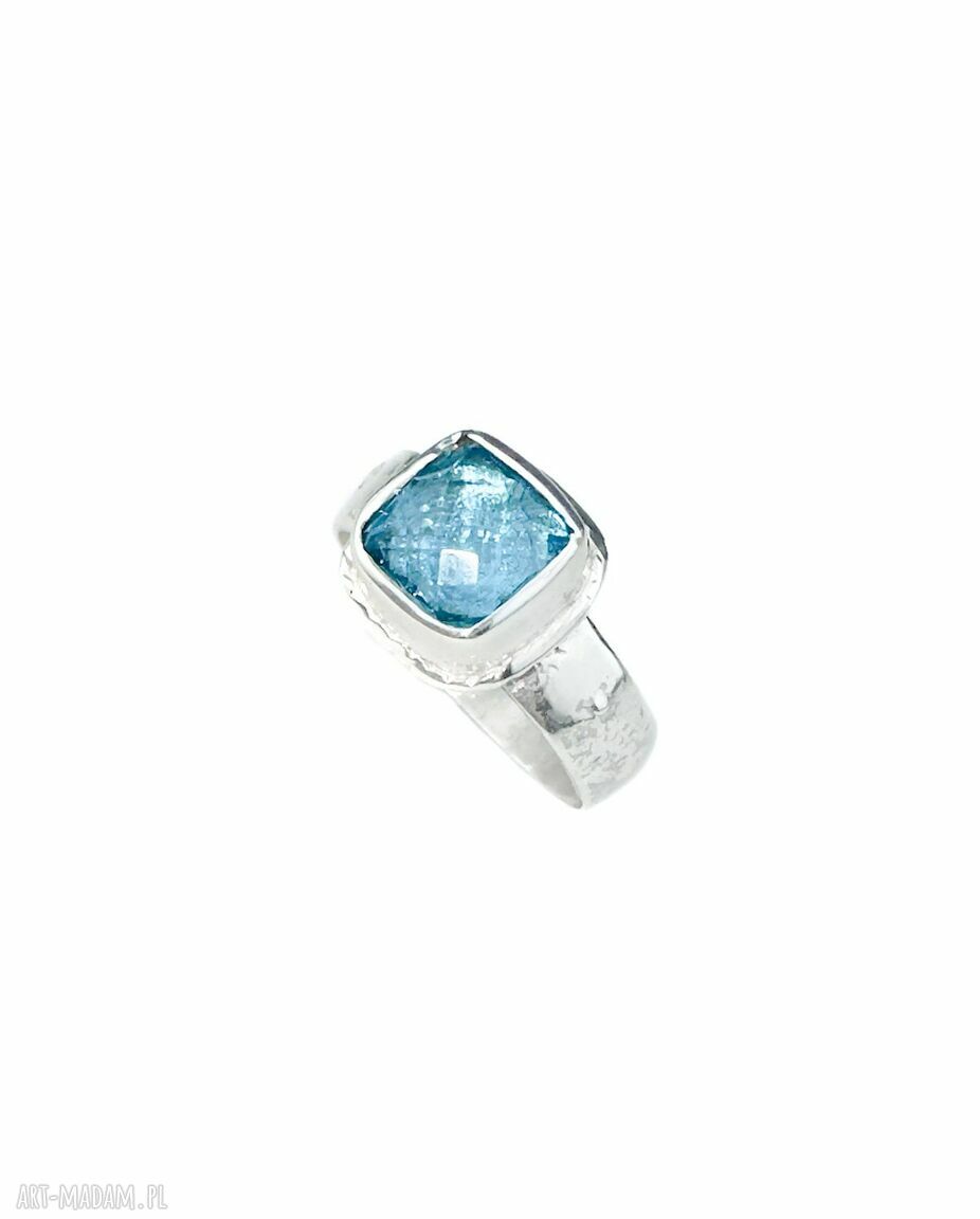 Niebieski topaz w srebrze 925 - ręcznie robiony pierścionek