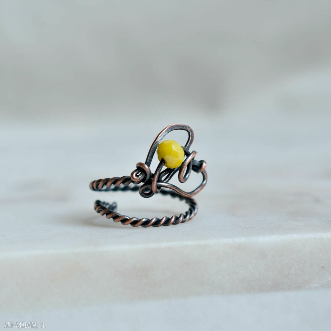 Lemon - pierścionek ze szklaną kryształową cytryną z Pracowni Miedzi (spiralny)