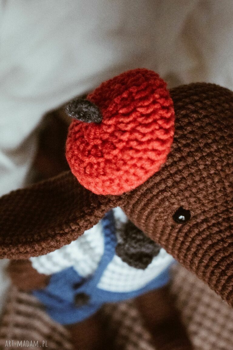 Piesek na szydełku Louis - przytulanka handmade dla dziecka