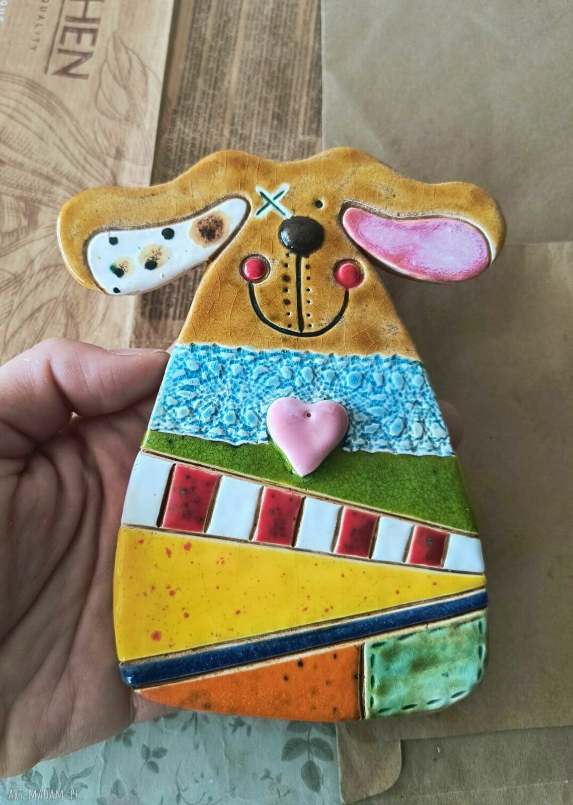 Piesek patchwork na ścianę - ceramiczna dekoracja handmade