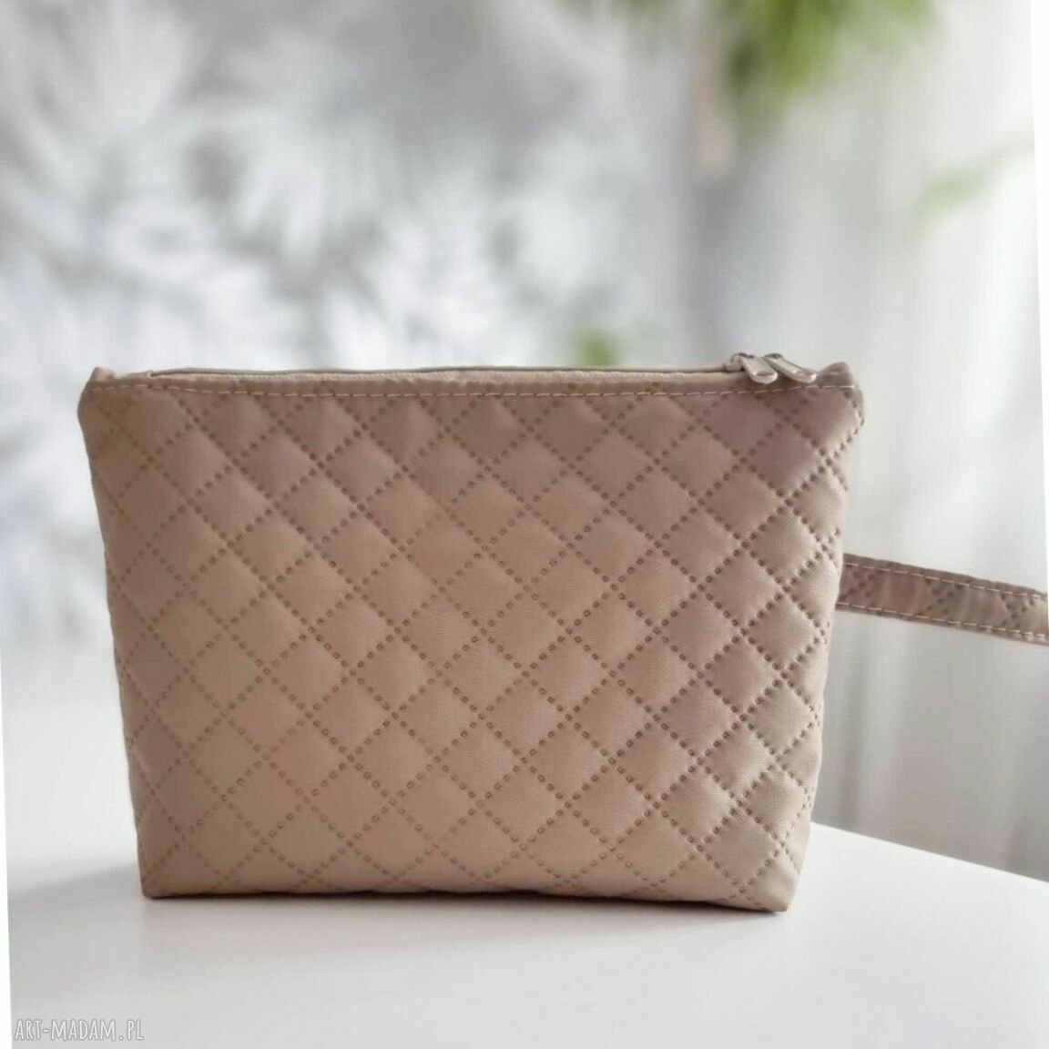 Beżowa pikowana kosmetyczka wodoodporna unisex KW019U - organizer na kosmetyki