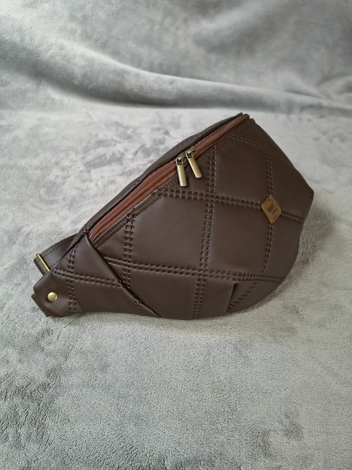 Pikowana nerka XXL w kolorze wenge