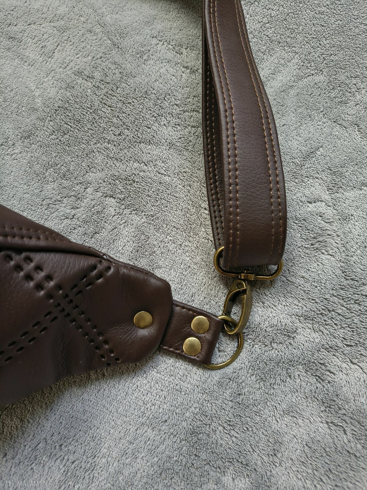 Pikowana nerka XXL w kolorze wenge