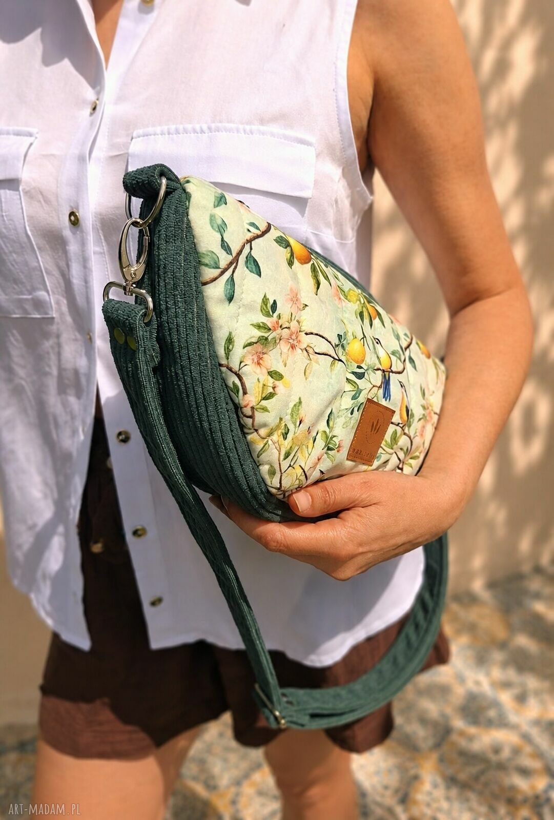 Pikowana nerka crossbody Taormina z cytrynami - ręcznie robiona z weluru i sztruksu