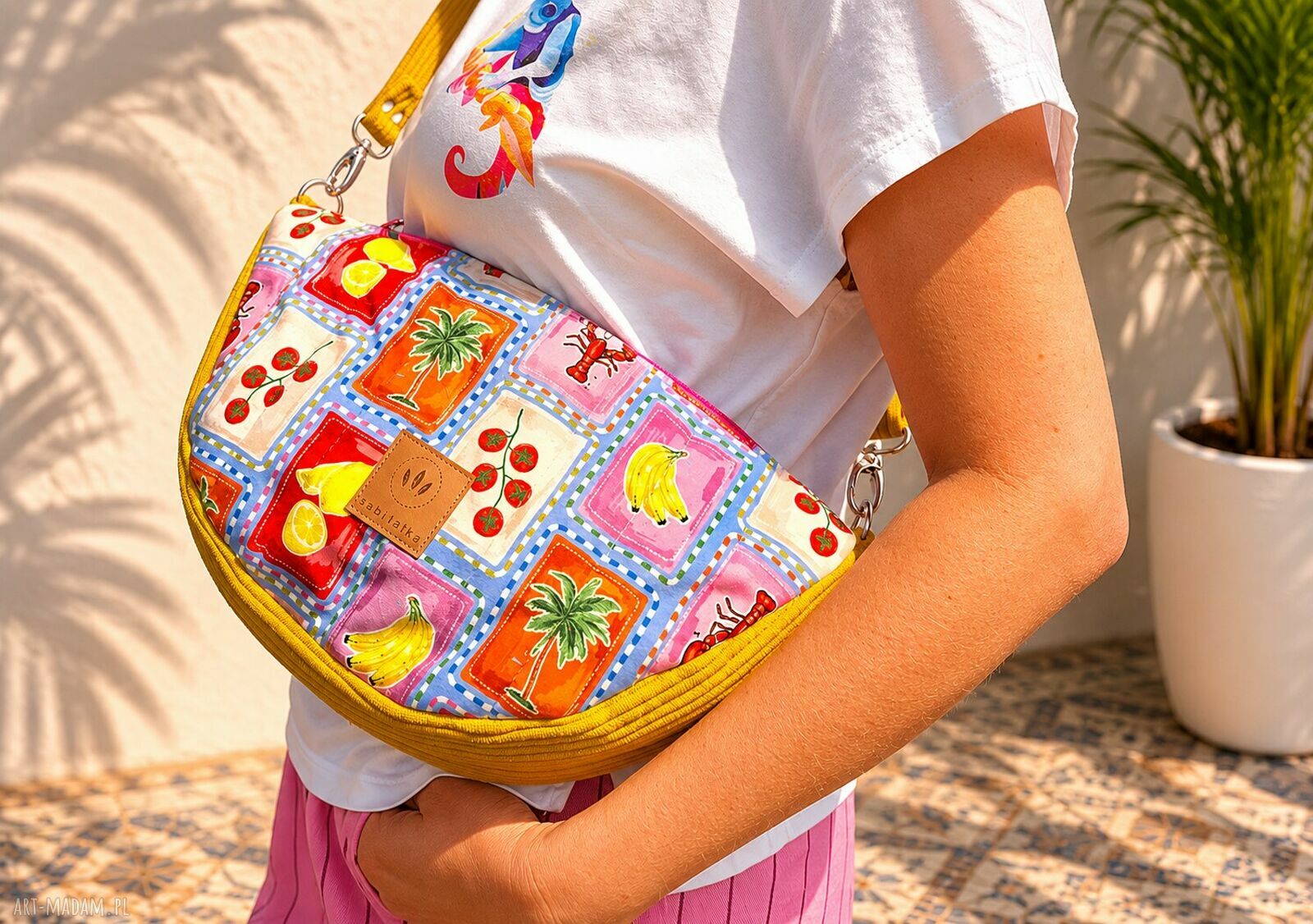 Pikowana torebka nerka crossbody Amalfi na skos