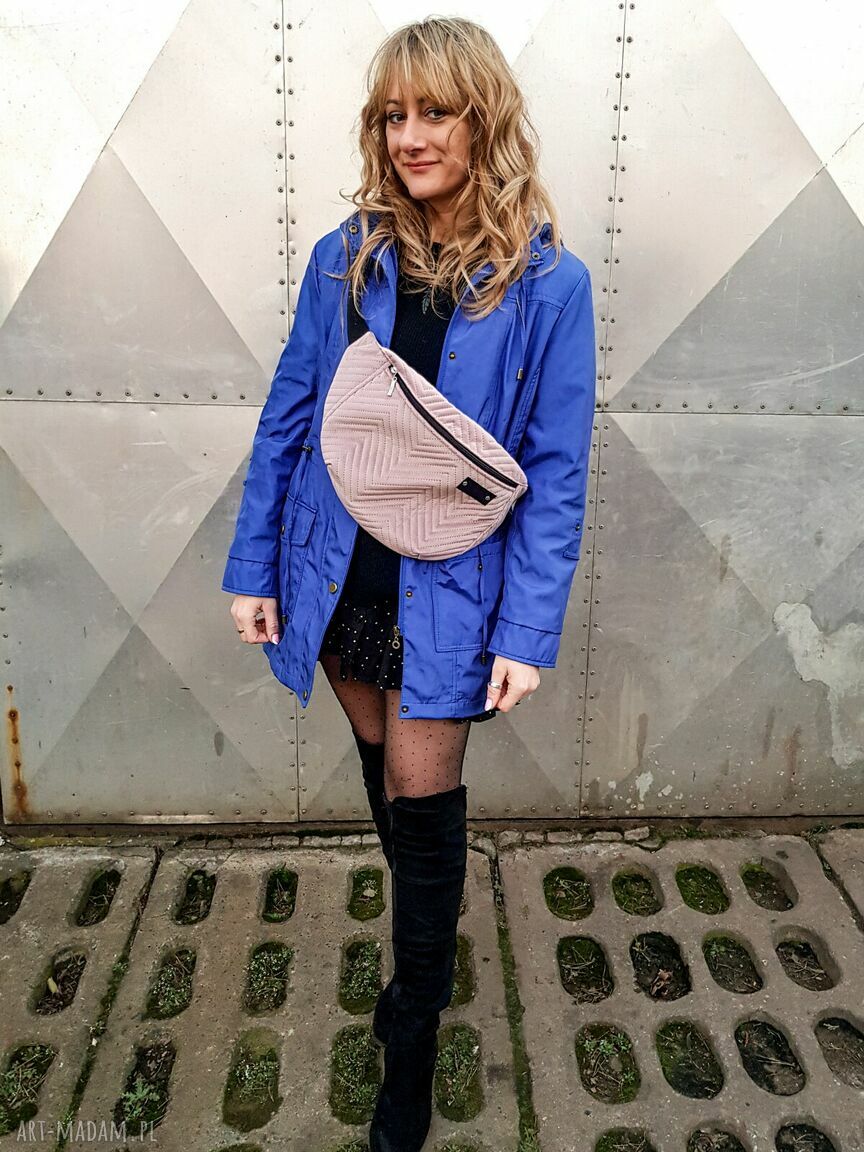 Pikowana welurowa nerka pudrowy róż XXL
