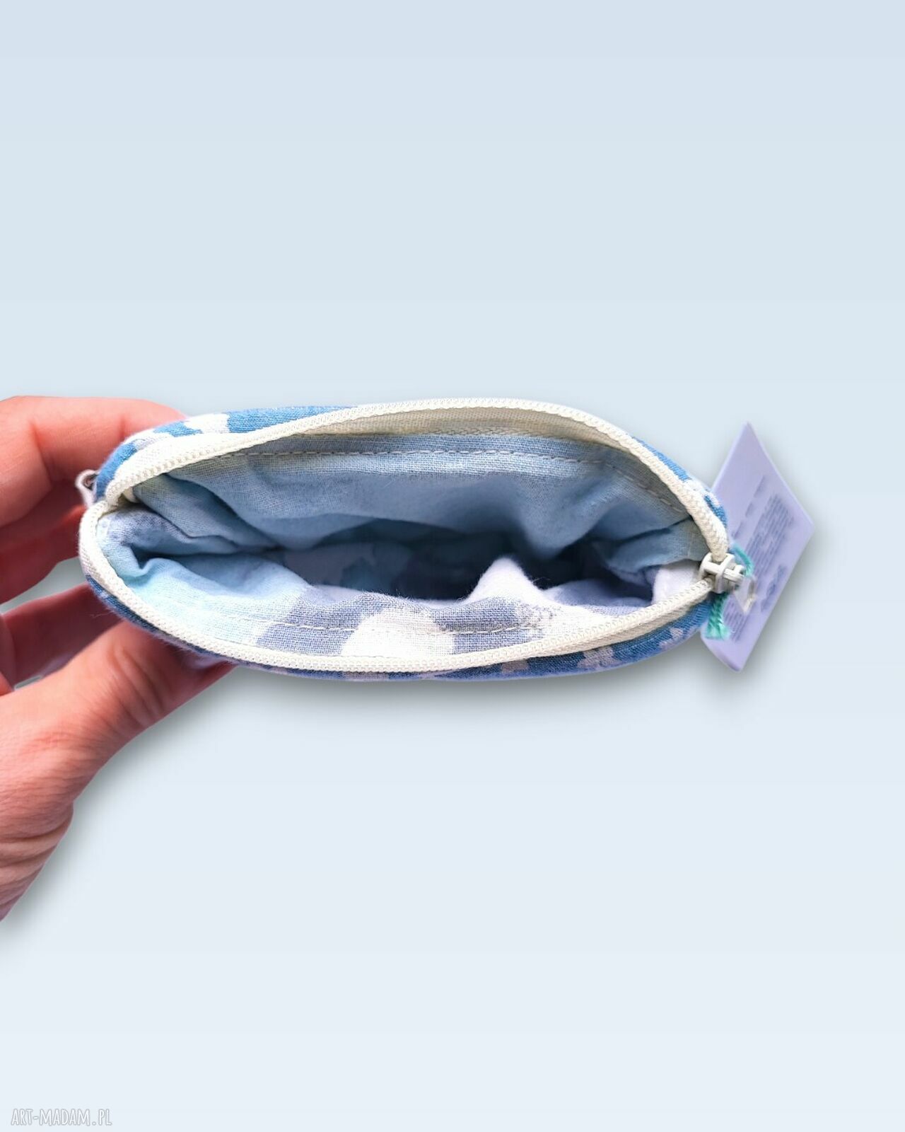 Pikowany portfelik w kwiaty - mini etui na karty