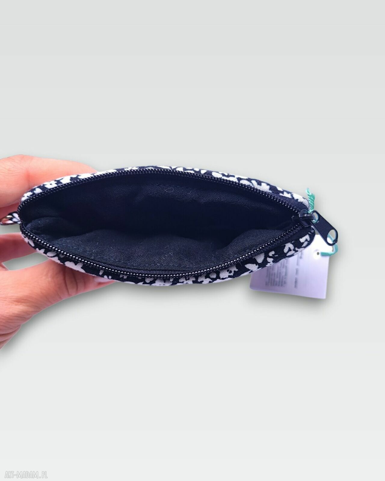Pikowany kwiatowy portfelik - etui na karty