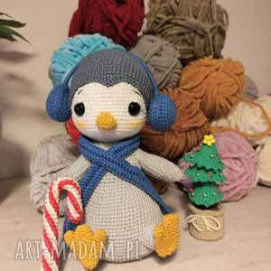 pingwinek w nausznikach szydełkowa maskotka - ozdoba świąteczna