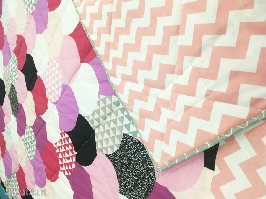 Narzuta Pink Waves 155x205cm w odcieniach różu