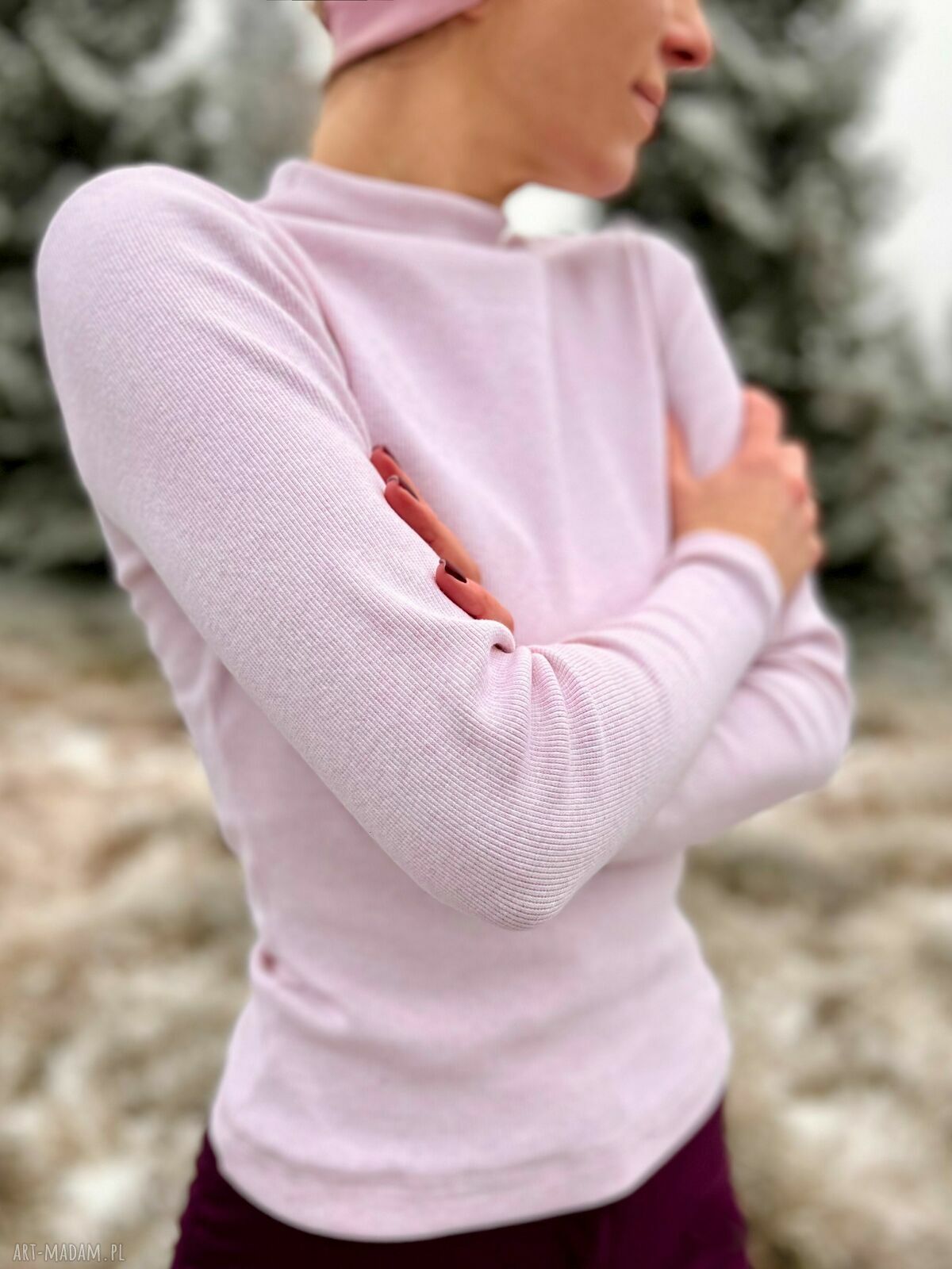 Pink Thing - różowy longsleeve z prążka bawełnianego z golfem