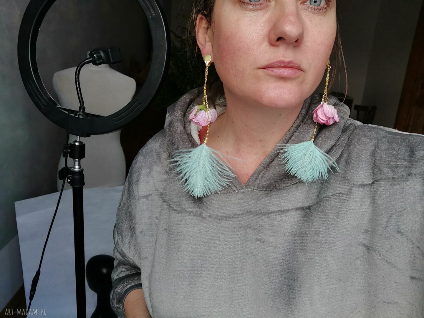 Klipsy pióra lekkie w stylu boho-folk - róże i etno