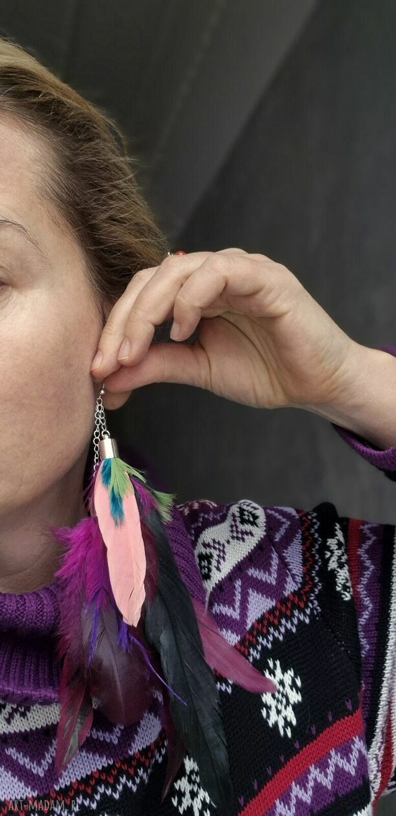 Kolczyki pióra boho kolorowe - lekkie i wykonane w pojedynczym egzemplarzu