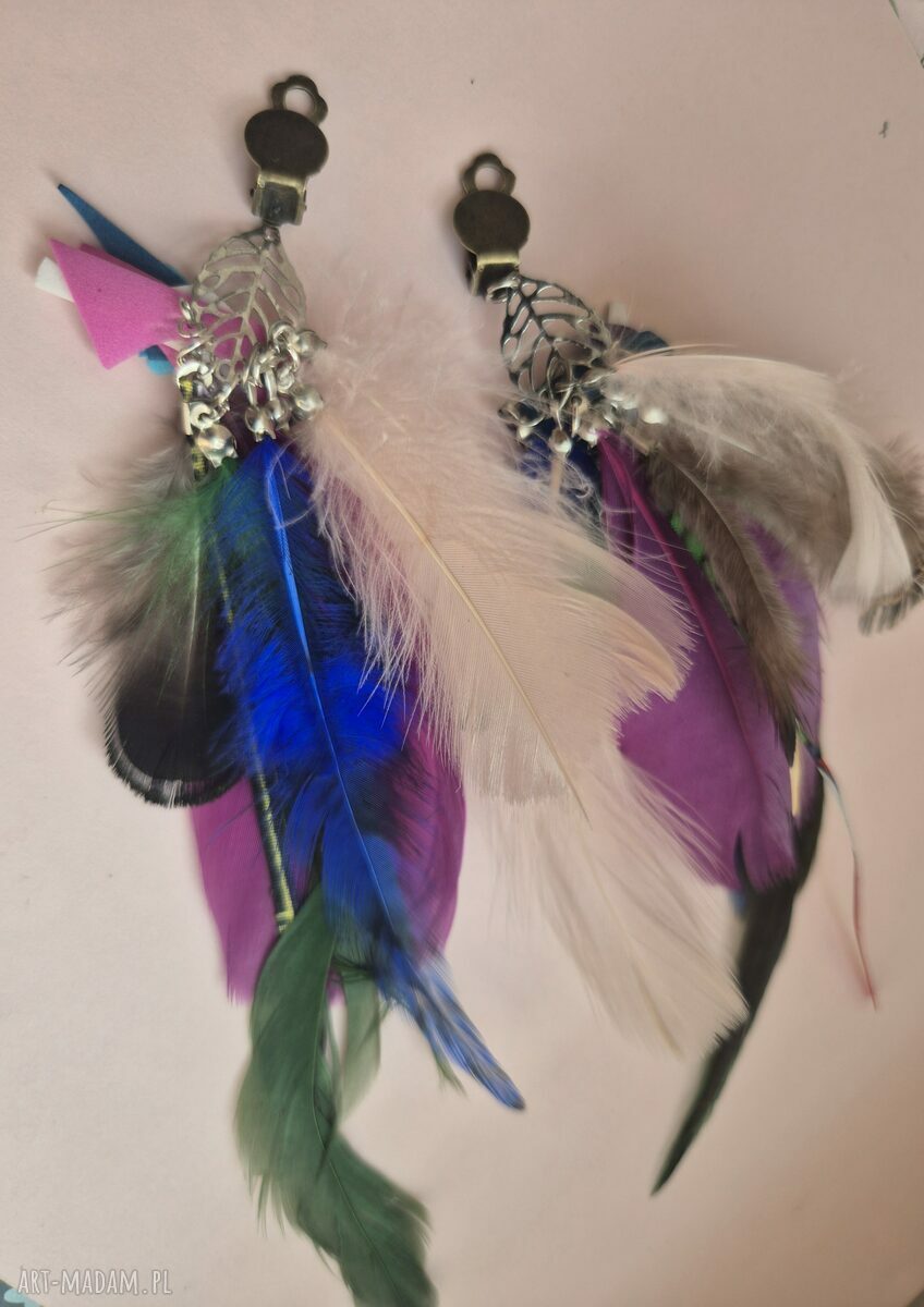 Kolorowe klipsy z piór - lekkie boho, ręcznie robione (Ruda Klara)