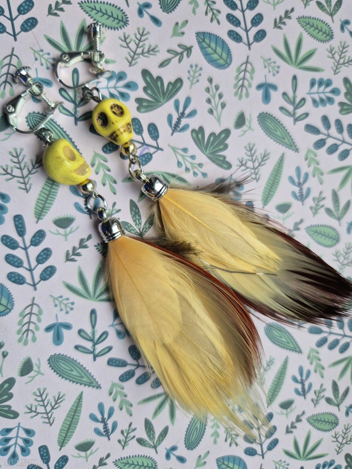 Lekkie klipsy pióra i czaszka w stylu boho i folk - handmade