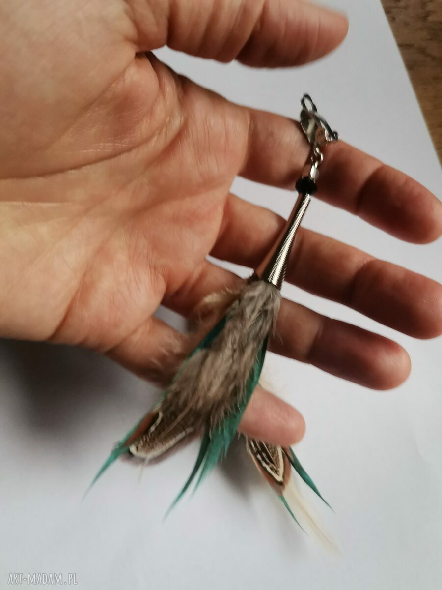 Klipsy pióra lekkie w stylu etno-boho - kolorowe frędzle na klipsy