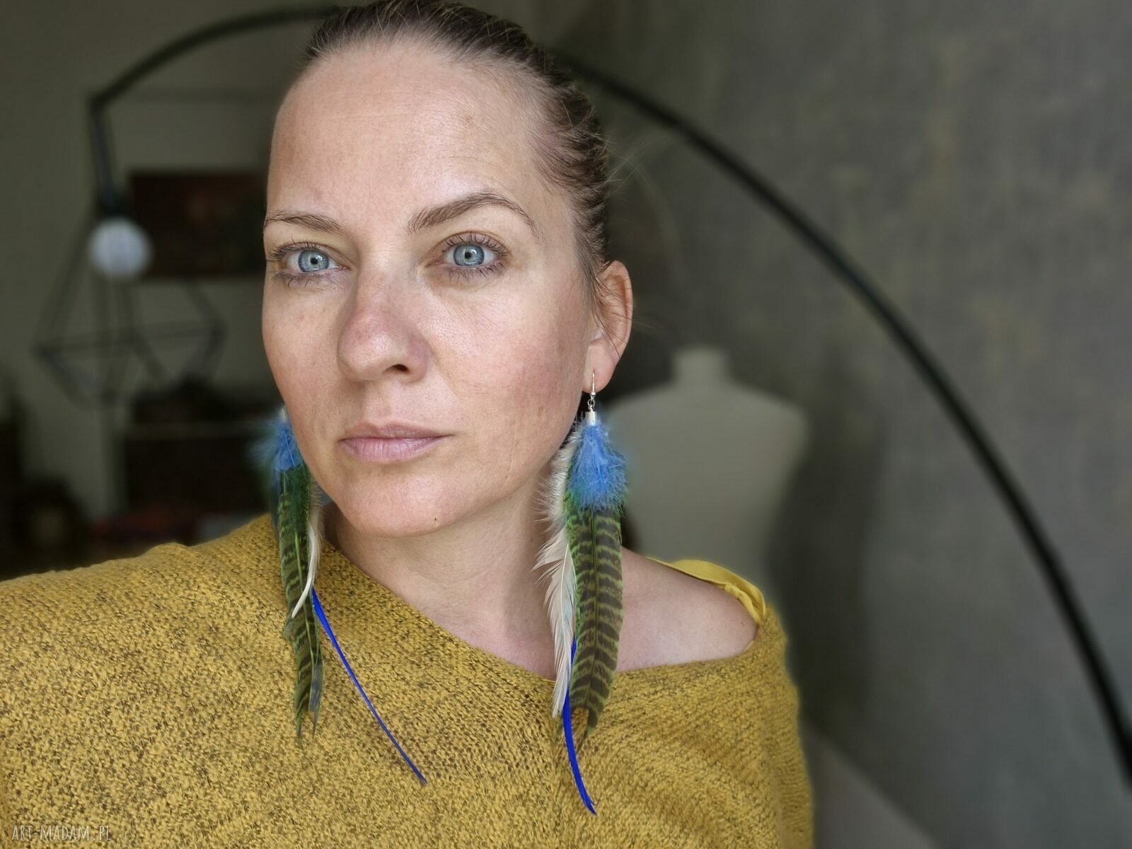 Długie kolczyki z piórami boho-etno w turkusie na ślub i imprezę