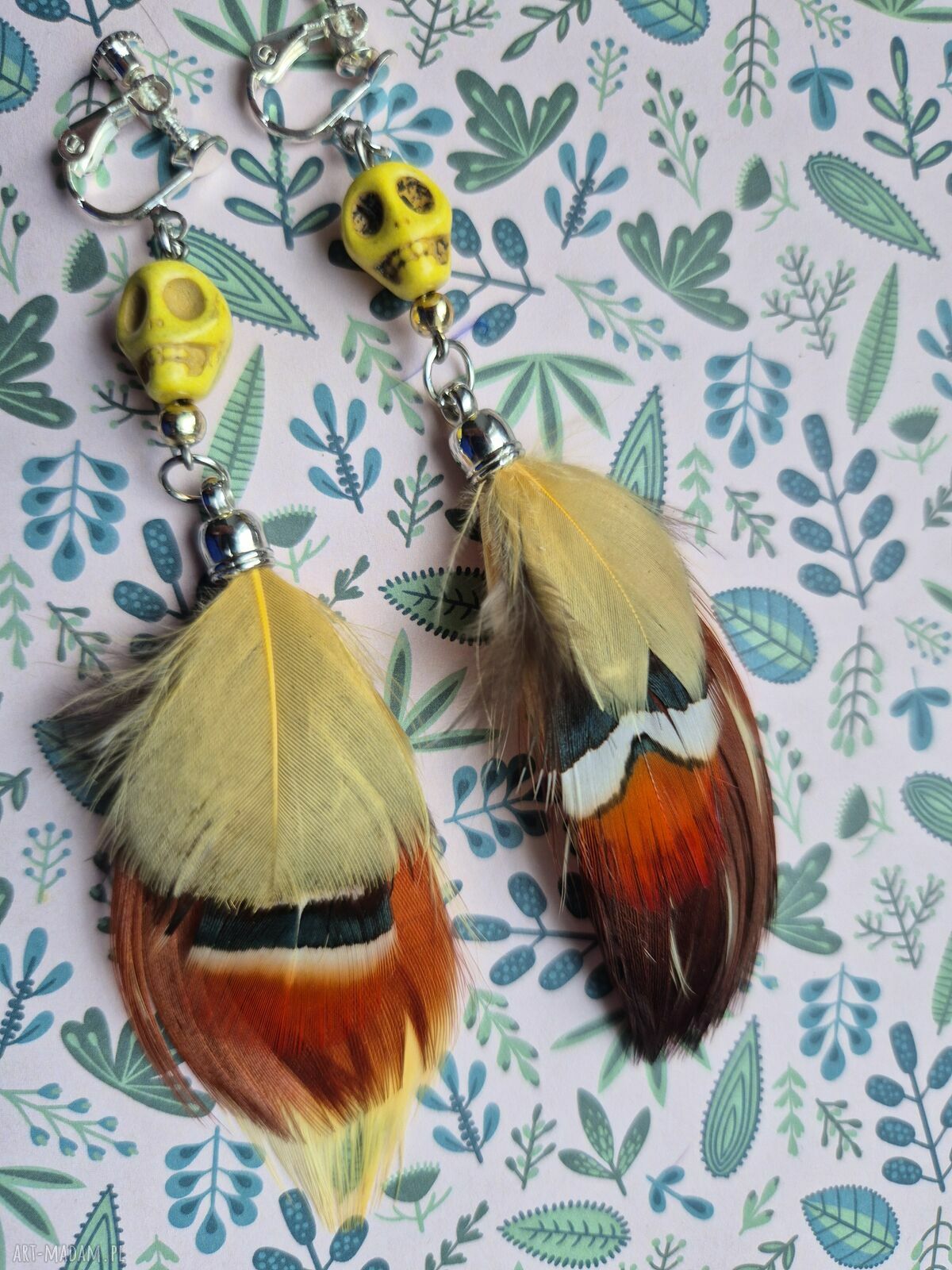 Lekkie klipsy pióra i czaszka w stylu boho i folk - handmade