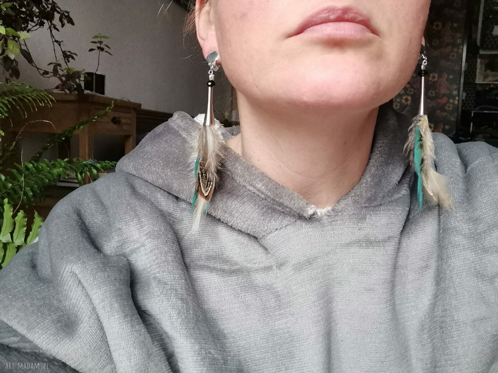 Klipsy pióra lekkie w stylu etno-boho - kolorowe frędzle na klipsy