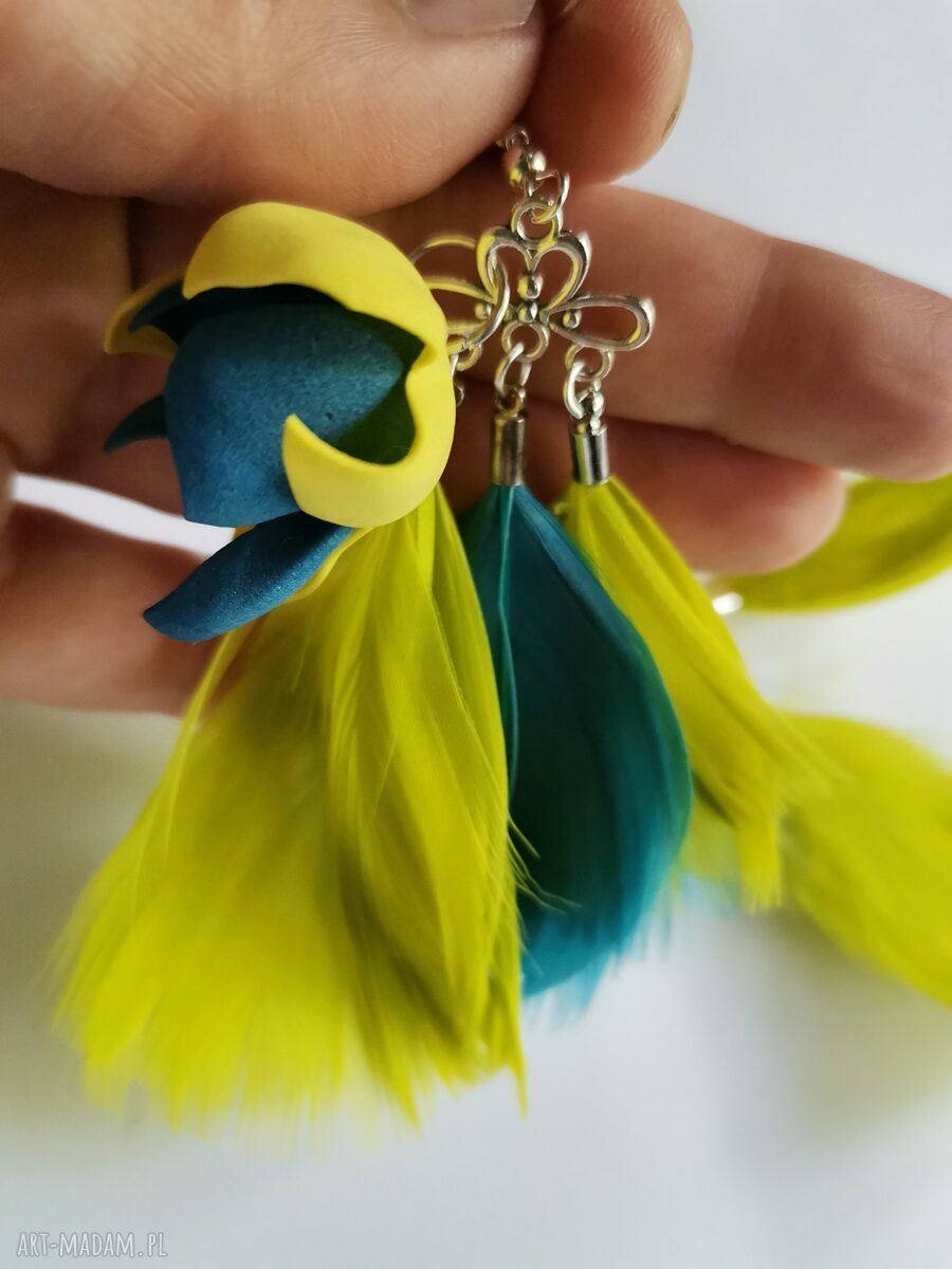 Kolczyki pióra lekkie folk boho w stylu Fridy - frędzle od Ruda Klara
