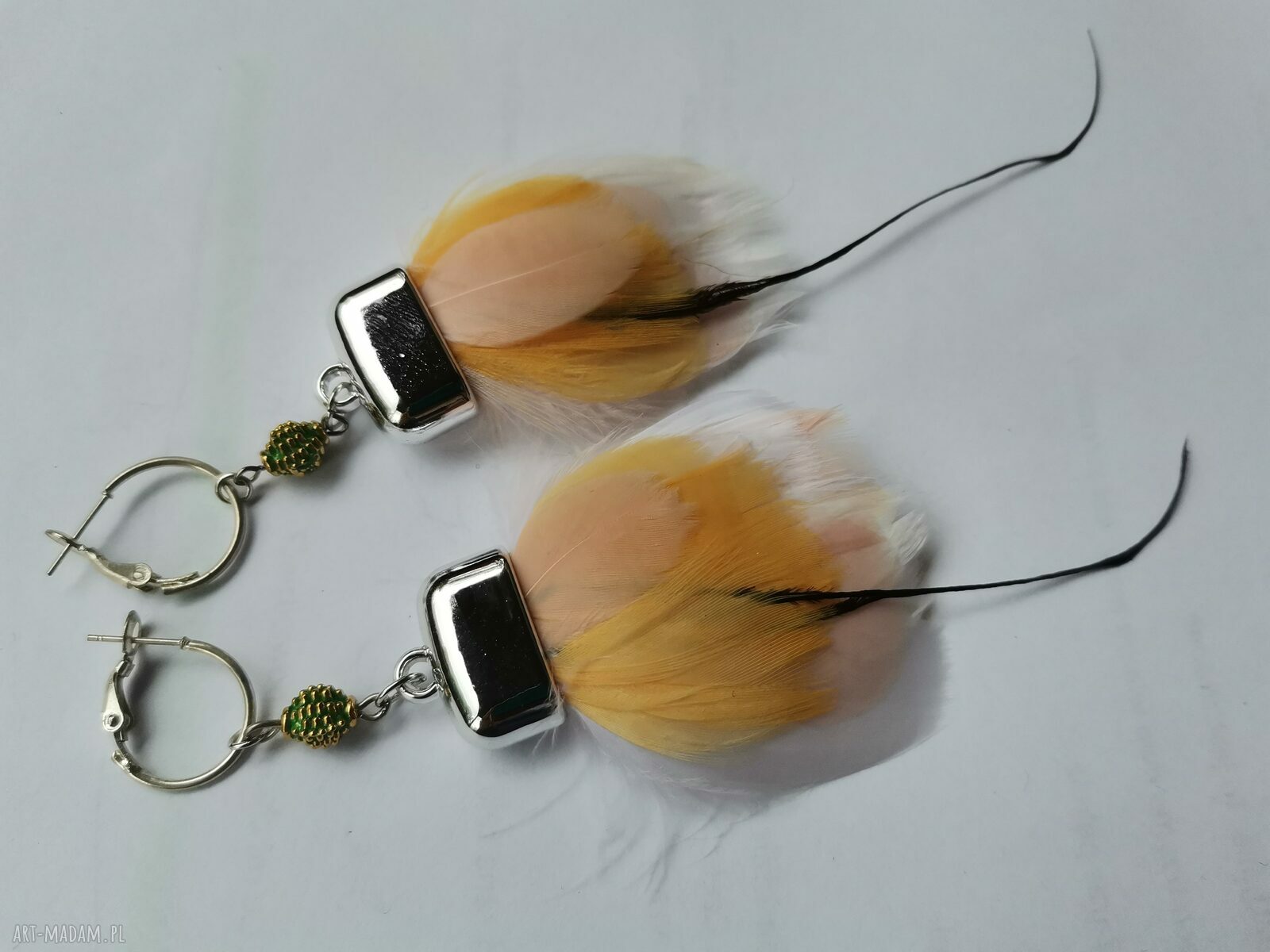 Kolczyki pióra handmade - gdy standardy boleśnie pikują (boho od Ruda Klara)
